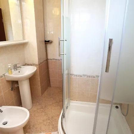 2743b Apartment *