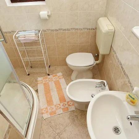 2743b * Gornji Dolac