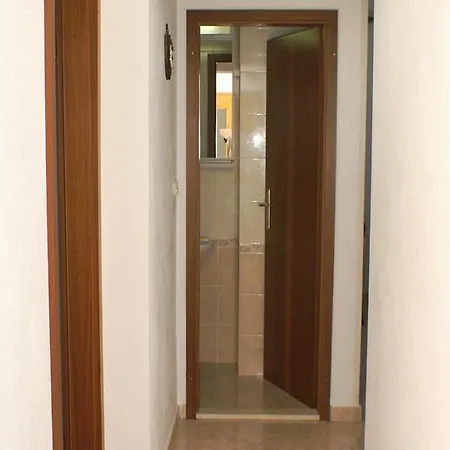 2743b * Gornji Dolac